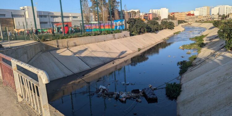 جماعة اكزناية.. مياه الواد الحار تختلط بمياه الأمطار