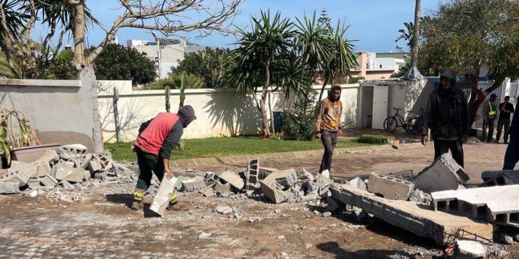 جماعة أولاد عزوز.. هدم للمستودعات العشوائية وعقوبات قانونية تنتظر المخالفين
