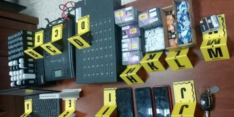 توقيف ثلاثة مواطنين صينيين في طنجة بتهمة قرصنة المكالمات الهاتفية والتلاعب بشبكات الاتصالات