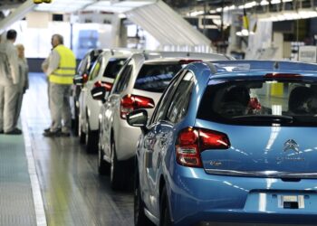 نقابة عمال مصنع بيجو سيتروين بالقنيطرة تحقق مكاسب اجتماعية