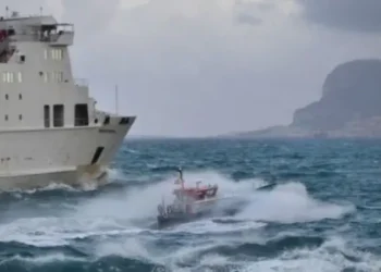 اضطرابات في حركة الملاحة البحرية بميناء طنجة إثر الأحوال الجوية