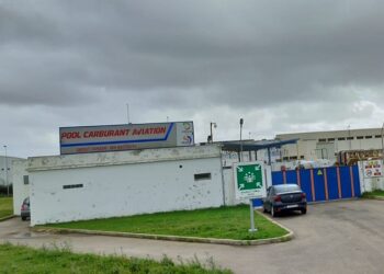 مثير.. شركة أفريقيا للمحروقات تحتكر تزويد الطائرات في مطار طنجة