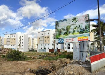 تشققات خطيرة بإقامات "الراحة" بطنجة تهدد سلامة السكان