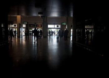 المغرب يساعد إسبانيا على استعادة الكهرباء في عدد من المناطق