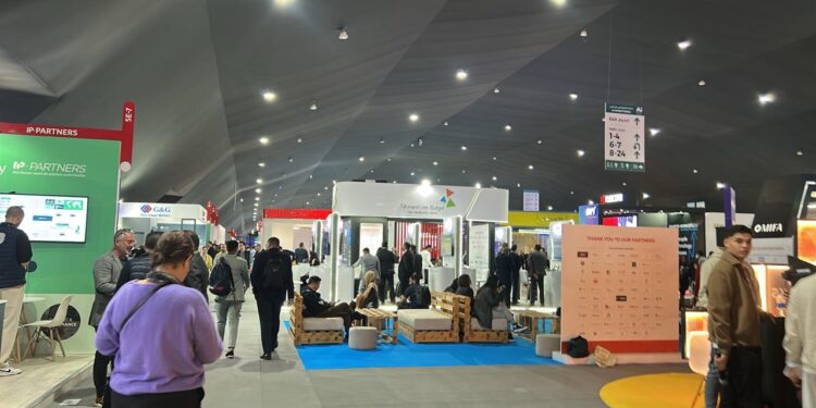 غياب رئيس الحكومة وإقبال باهت يُخيم على انطلاق "جيتكس إفريقيا 2025" بمراكش