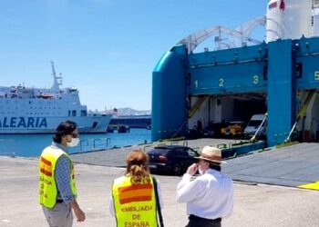 ميناء الجزيرة الخضراء يتخذ إجراءات لتخفيف الضغط الناتج عن حركة المرور نحو المغرب