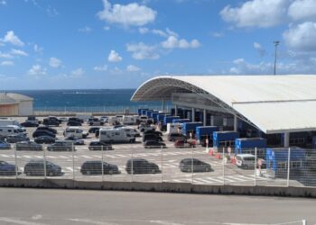 طنجة المتوسط يطلق منصة رقمية لتدبير زيارات شاحنات النقل الدولي عند الاستيراد