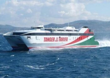 العاصفة "نوريا" توقف الرحلات البحرية بين طريفة وطنجة المدينة بشكل كلي