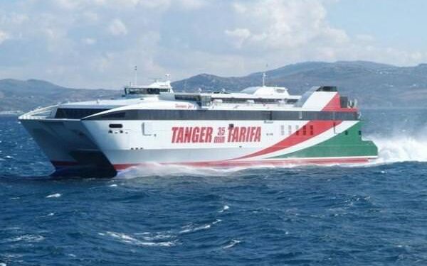 العاصفة "نوريا" توقف الرحلات البحرية بين طريفة وطنجة المدينة بشكل كلي