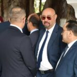 ظهور منير ليموري يرتدي النظارات الشمسية بعد غياب طويل