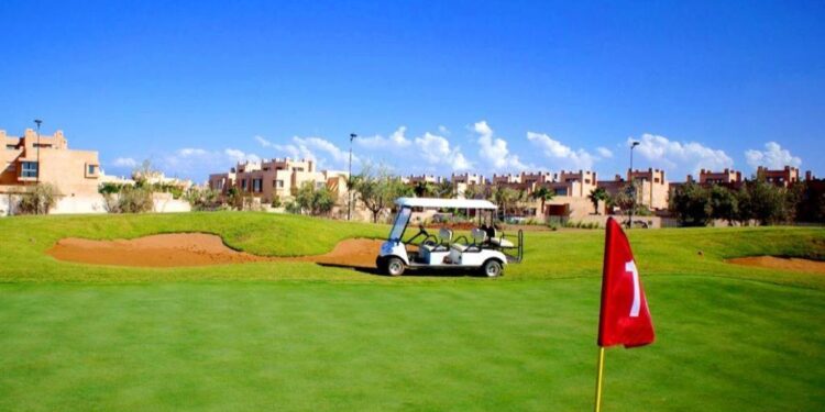 تحرك حازم لتحرير فضاءات ملاعب الكولف بإقامة بريستيجيا من مظاهر الترامي والفوضى