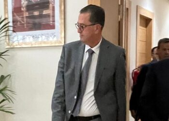 الوالي التازي يصفع أباطرة العقار بطنجة