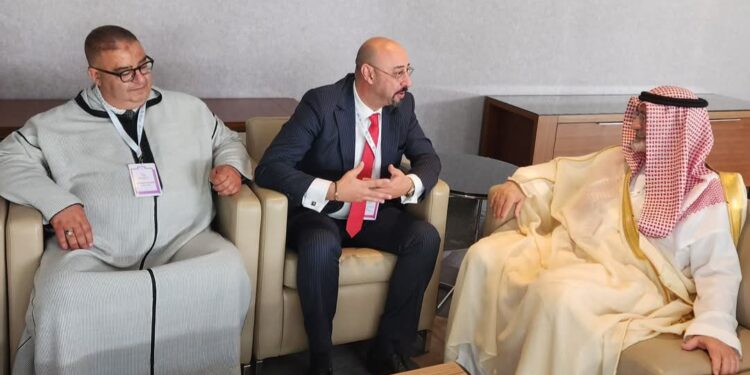 عمدة طنجة.. دائما في مهمة خارج التغطية