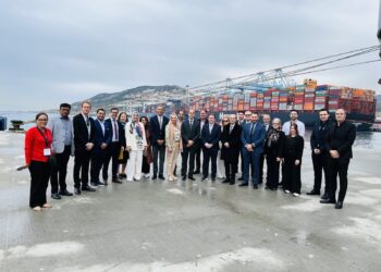 وفد فنلندي رفيع يزور ميناء طنجة المتوسط ويشيد بدوره الريادي في التجارة العالمية