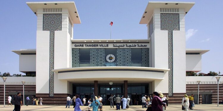 انقطاع مفاجئ للتيار الكهربائي بمحطة القطار السريع بالقنيطرة يعطل حركة القطارات نحو طنجة