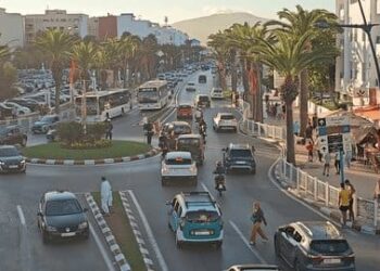 استعدادا لفصل الصيف.. مستشار جماعي بتطوان يكشف خروقات حافلات النقل الحضري ويتهم الشركة بـ"الطرد التعسفي" لعمالها