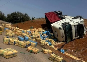 انقلاب شاحنة محملة بالمخدرات ضواحي الرباط والحصيلة أطنان من الحشيش