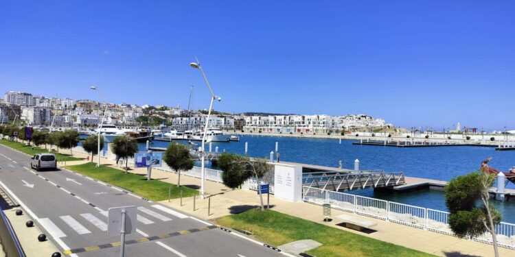 صفقة تهيئة كورنيش طنجة تثير الجدل بين رهانات التنمية وانتقادات الأولويات