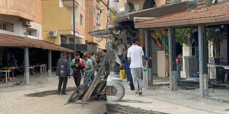 حملة أمنية واسعة بطنجة لتنظيم واجهات المحلات قبيل احتضان مباريات "كان 2025"