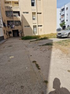 استغلال الموارد العامة لخدمة المصالح الخاصة: شبهة محسوبية تطال مسؤولاً عن تدبير المناطق الخضراء بطنجة