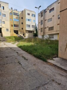 استغلال الموارد العامة لخدمة المصالح الخاصة: شبهة محسوبية تطال مسؤولاً عن تدبير المناطق الخضراء بطنجة