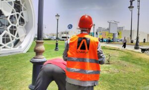 والي جهة طنجة يباغت أوراش الأشغال بشارع هارون الرشيد خلال جولة تفقدية مفاجئة