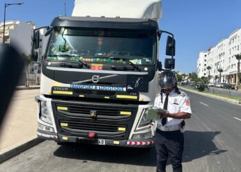 انتهى زمن الفوضى.. شرطة المرور تحرر شارع مولاي رشيد من قبضة الشاحنات