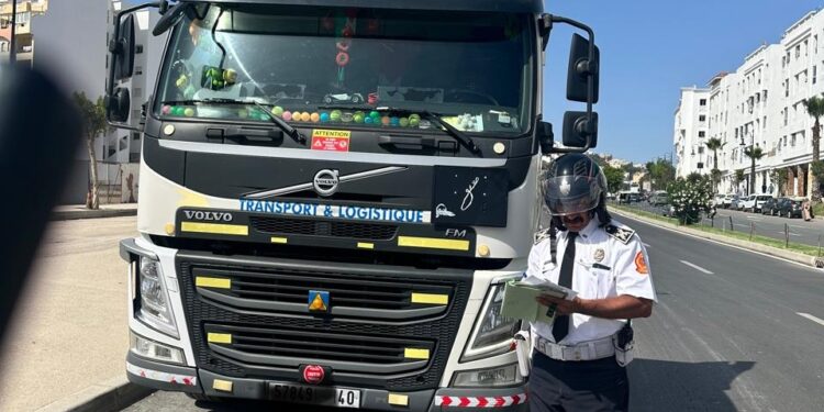 انتهى زمن الفوضى.. شرطة المرور تحرر شارع مولاي رشيد من قبضة الشاحنات