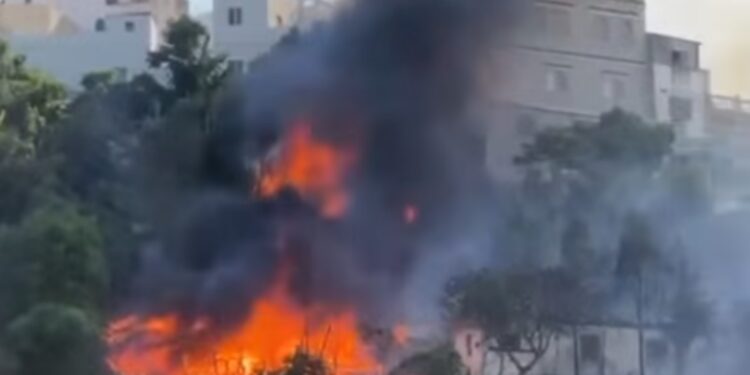 حريق بمنطقة خضراء في طنجة يتسبب في اختناق سيدتين