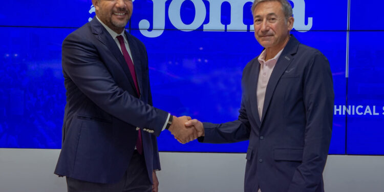اتحاد طنجة يتعاقد مع شركة الملابس العالمية “JOMA”