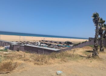 مسبح أميرة بيتش تحت الأنظار بعد إغلاق السلطة المحلية مقاهي بوهندية