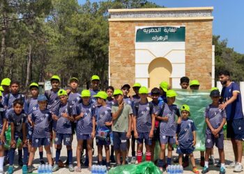 حملة نظافة لجمعية نادي المستقبل تُخَلِصُ غابة الرهراه من النفايات