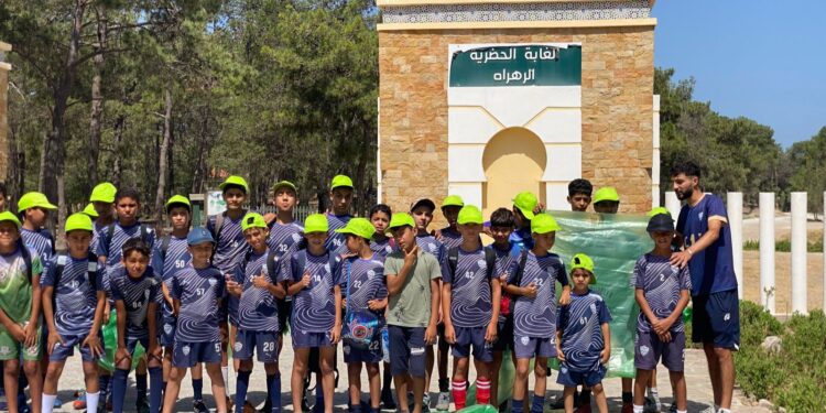 حملة نظافة لجمعية نادي المستقبل تُخَلِصُ غابة الرهراه من النفايات