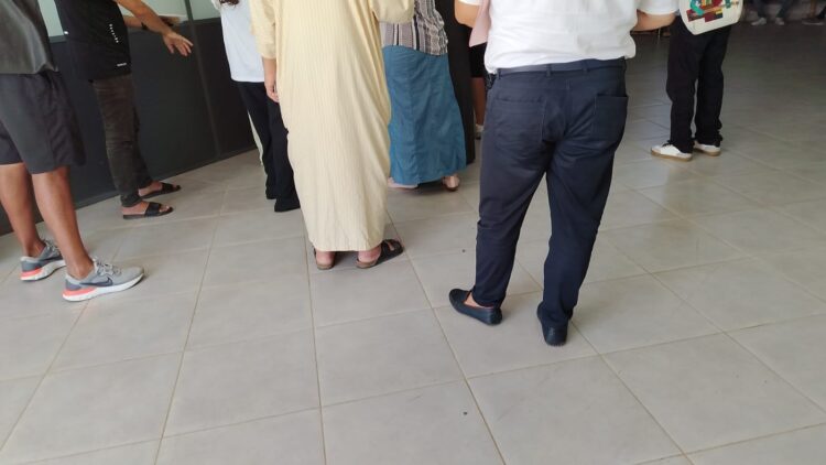 ازدحام في احد ادارات طنجة