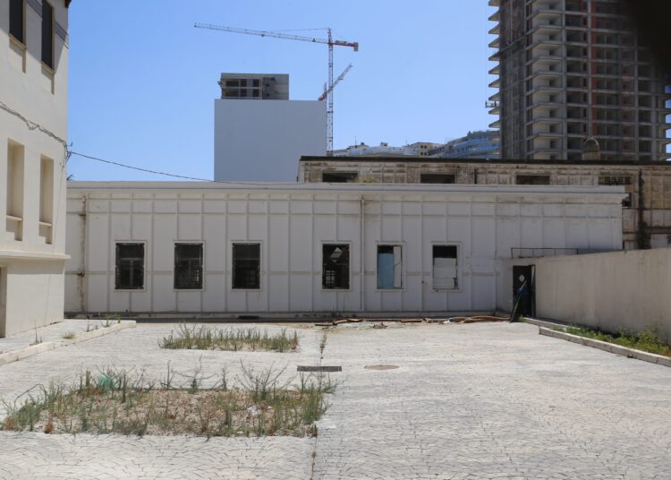 مدرسة واد المخازن تتوسط فيلا ويلكوم و ARBA PRO