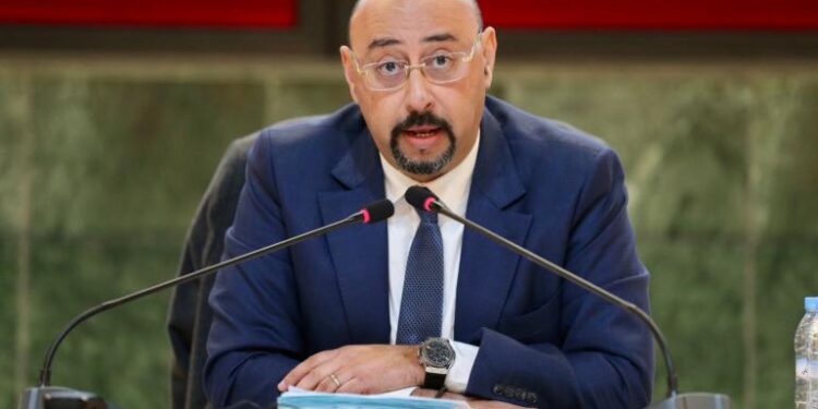 عمدة طنجة يستعرض حصيلة النصف الأول من الولاية الجماعية ويدعو إلى مراجعة شرط النصاب القانوني