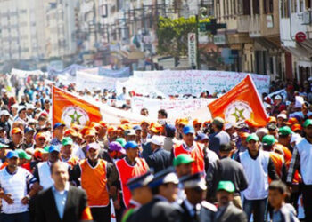 الجامعة الوطنية لموظفي التعليم بطنجة تحذر من سقوط عنيف للمدرسة العمومية