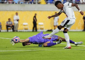 بونو ينافس 9 حراس للفوز بجائزة ليف ياشين