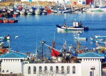 سواحل العرائش على موعد مع اضطرابات جوية تدفع سلطات الميناء إلى التحذير