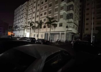 على مقربة من ملعب طنجة المونديالي مجمع حدائق طنجة بدون إنارة عمومية