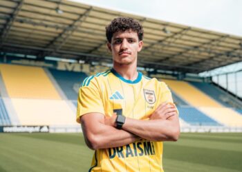 أسود خارج الحدود: المدافع المغربي إسماعيل باعوف يغادر بلجيكا صوب هولندا