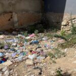 أزبال منتشرة في كل الأزقة