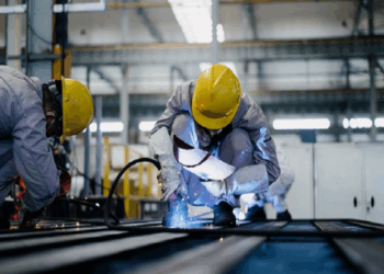 بنك المغرب يرصد انطباعات المقاولات إزاء مناخ الأعمال وسط تفاوتات بين القطاعات