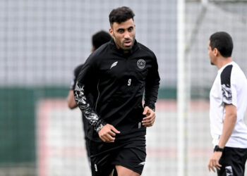 الشباب السعودي ينهي الجدل حول رحيل عبد الرزاق حمد الله