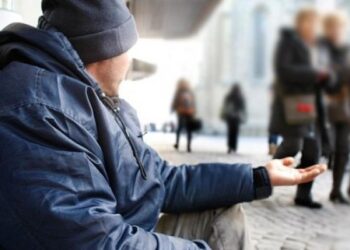 ظاهرة التسول نقطة سوداء في صيف طنجة تزعج ساكنتها وتنغص على زوارها متعتهم