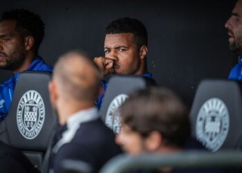 تمرد إيغامان على رينجرز الإسكتلندي يعزز انتقاله إلى الدوري الفرنسي