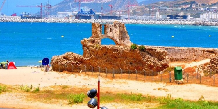 الكراء السياحي يزاحم الأسر في طنجة والشمال… أرباح يومية تُشعل أزمة السكن القار