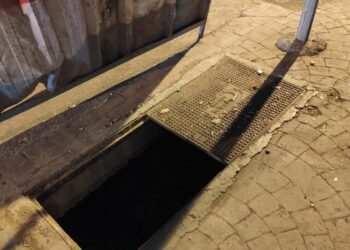 لعنة الحفر تطارد طنجة رغم الإصلاحات التي تعرفها شوارعها