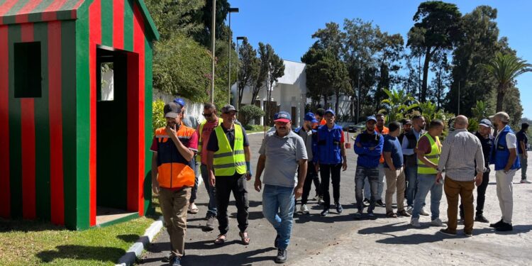 تصعيد احتجاجات مقاولات مغربية أمام قصر الأمير السعودي بطنجة بسبب مستحقات عالقة 