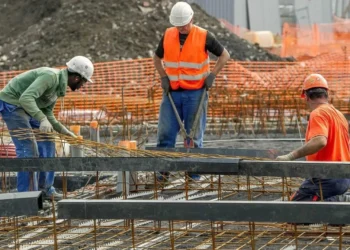 انتهاكات قانونية تدفع عمال شركة إيموبيل نور إلى إضراب إنذاري غدا الأربعاء